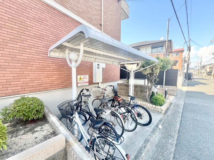 物件外観写真5　(駐輪場)