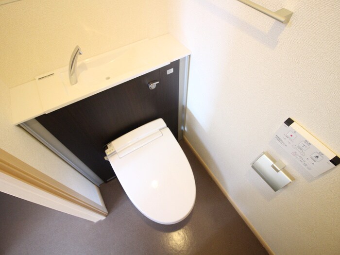 物件内観写真14　(トイレ)