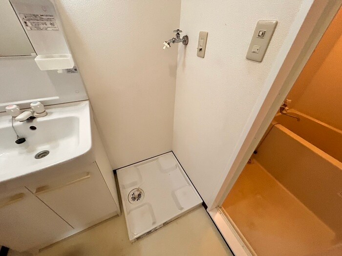 物件内観写真17　(洗濯機置場)