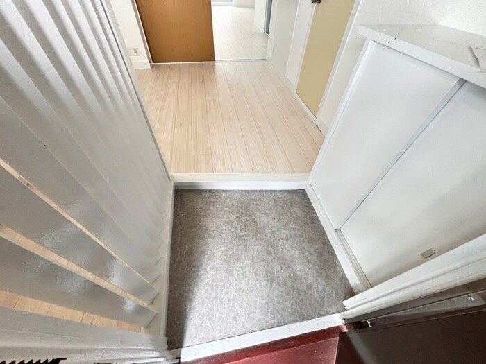 物件内観写真13　(玄関)