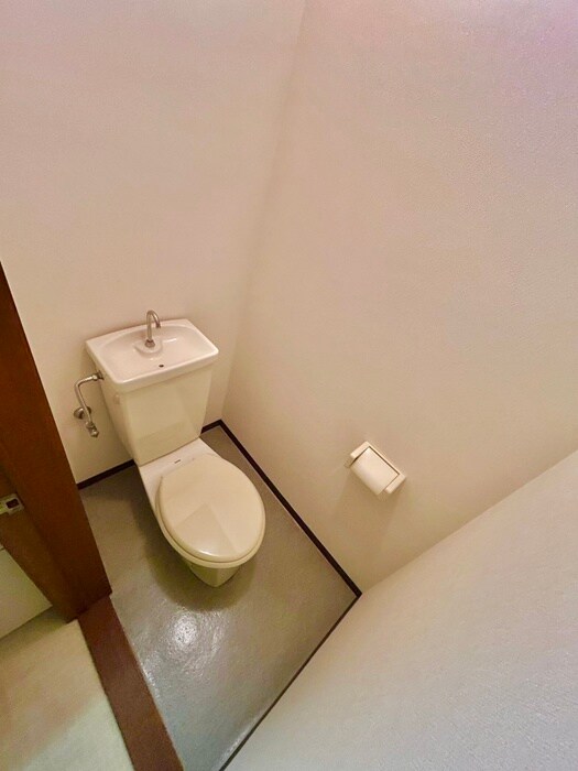 物件内観写真14　(トイレ)