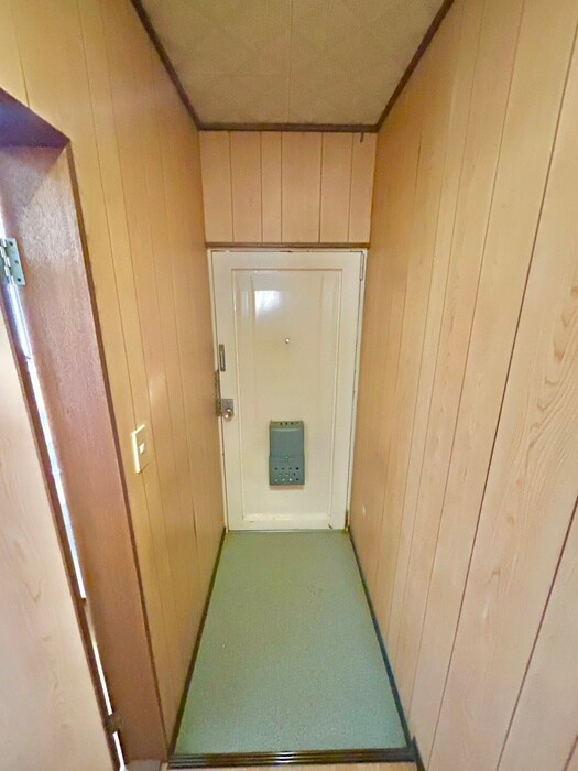 物件内観写真18　(玄関)