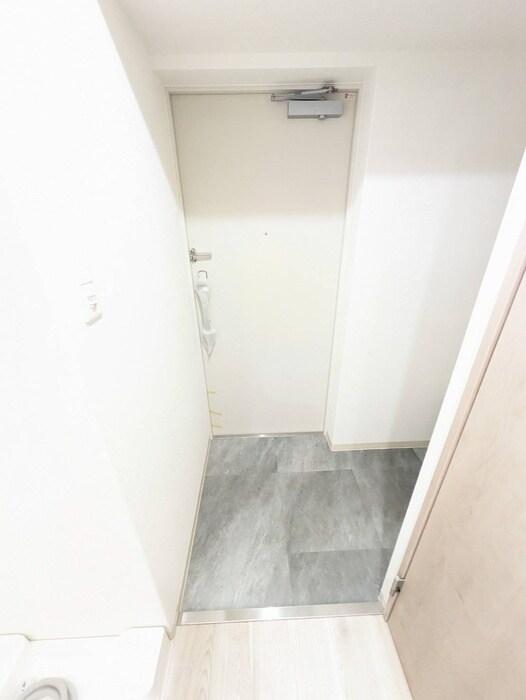 物件内観写真18　(玄関)