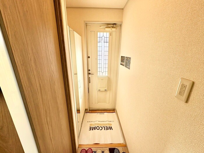物件内観写真15　(玄関)