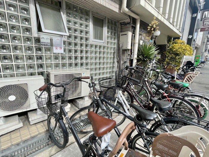 物件外観写真5　(駐輪場)