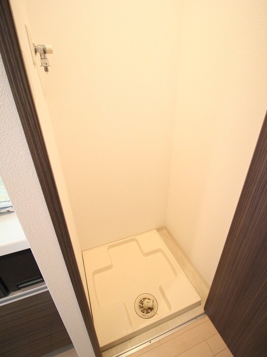 物件内観写真9　(洗濯機置場)