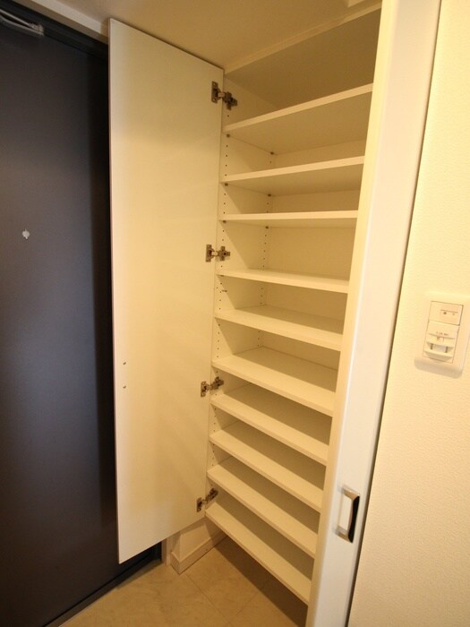 物件内観写真16　(靴箱)