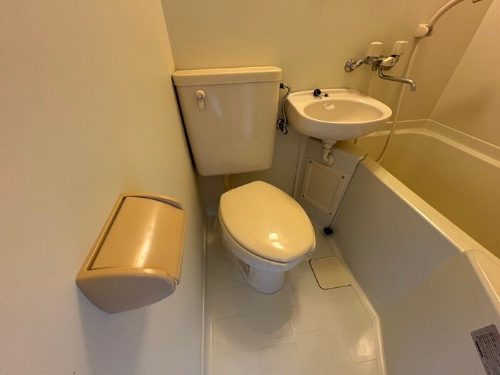 物件内観写真8　(トイレ)