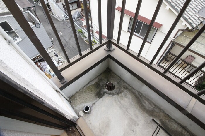 物件内観写真10　(洗濯機置場)