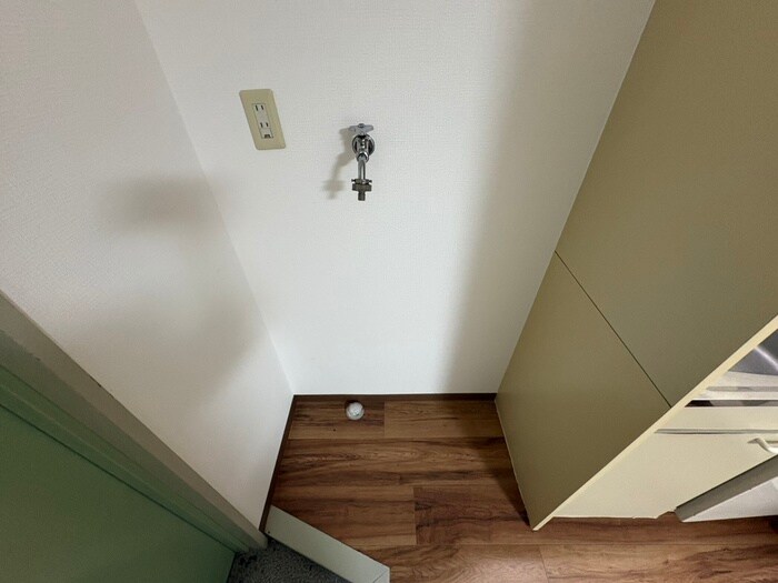 物件内観写真10　(洗濯機置場)