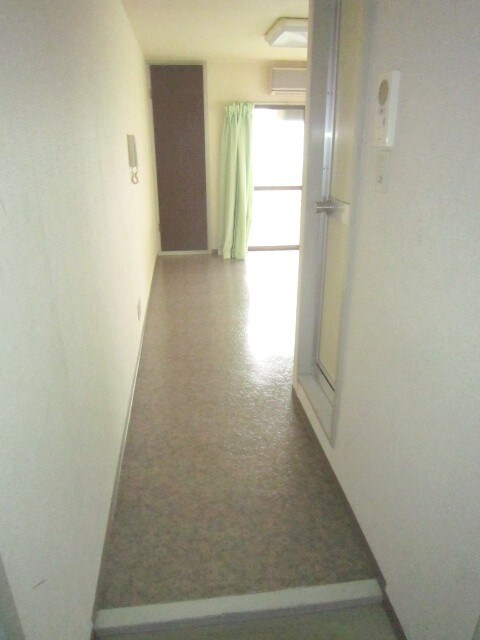 物件内観写真14　(廊下)