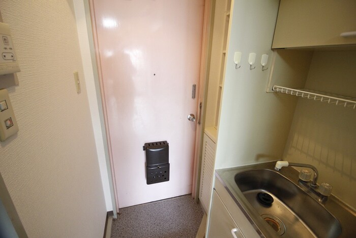 物件内観写真16　(玄関)