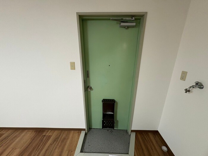 物件内観写真17　(室内からの展望)