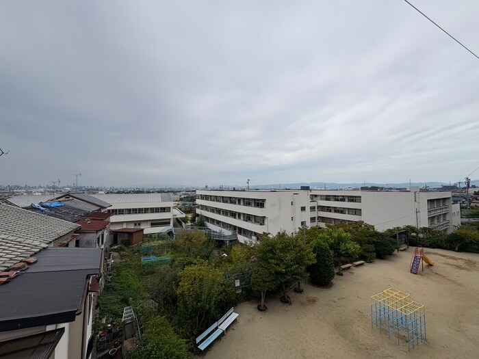 物件内観写真22　(室内からの展望)