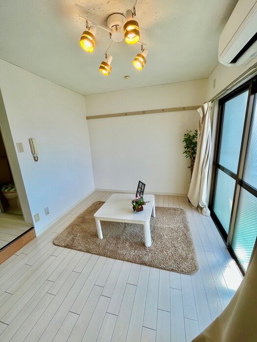 物件内観写真9　(居室)