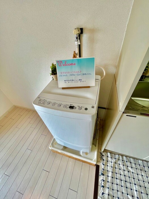 物件内観写真18　(洗濯機置場)