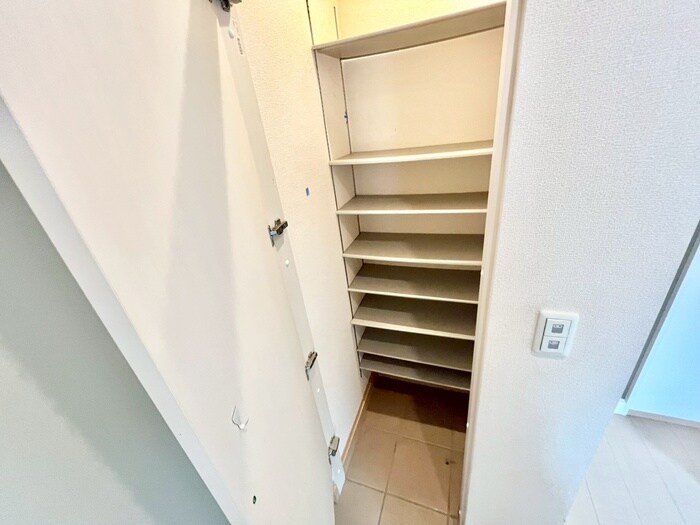 物件内観写真9　(靴箱)