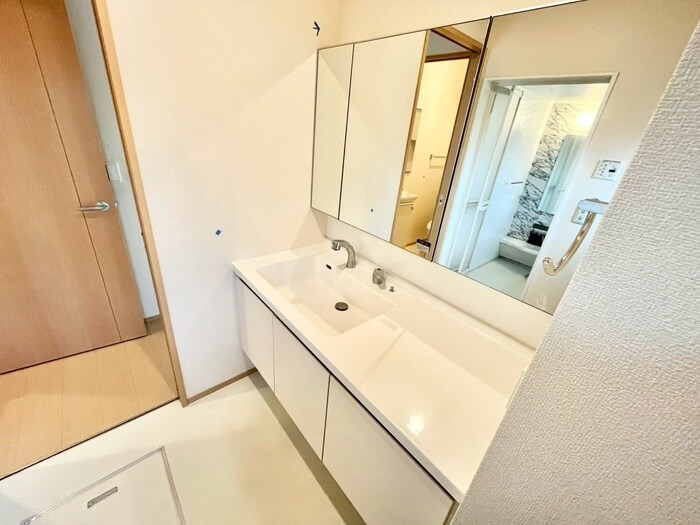 物件内観写真11　(洗面)