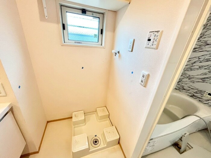 物件内観写真16　(洗濯機置場)