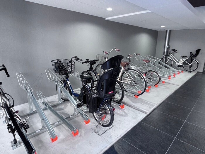 物件外観写真6　(駐輪場)