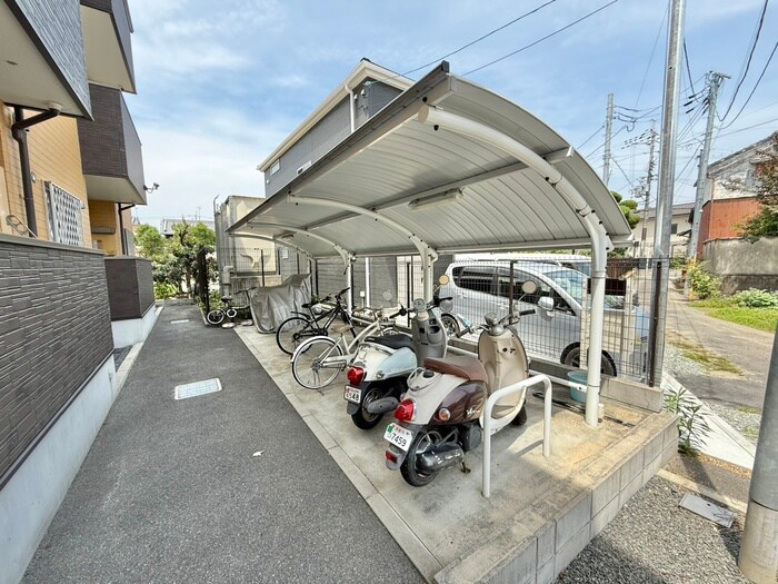物件外観写真5　(駐輪場)