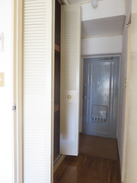 物件内観写真11　(廊下)
