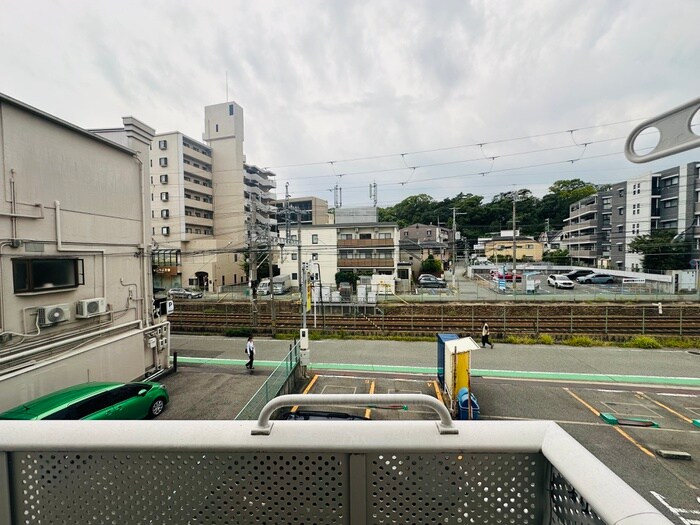 物件内観写真16　(室内からの展望)