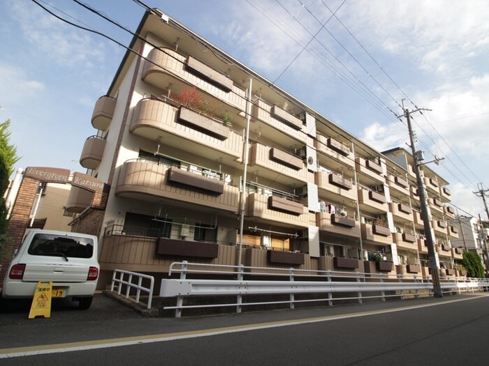 物件外観写真6　(エントランス部分)