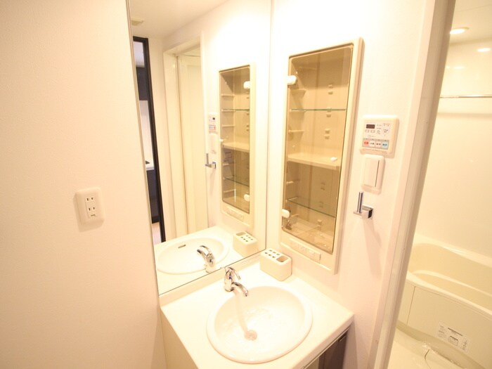 物件内観写真8　(洗面)