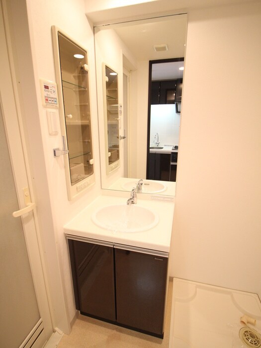 物件内観写真8　(洗面)