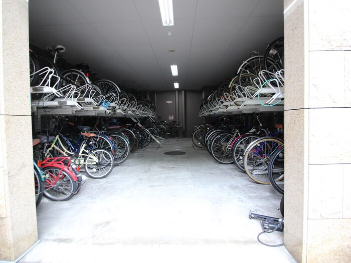 物件外観写真5　(駐輪場)