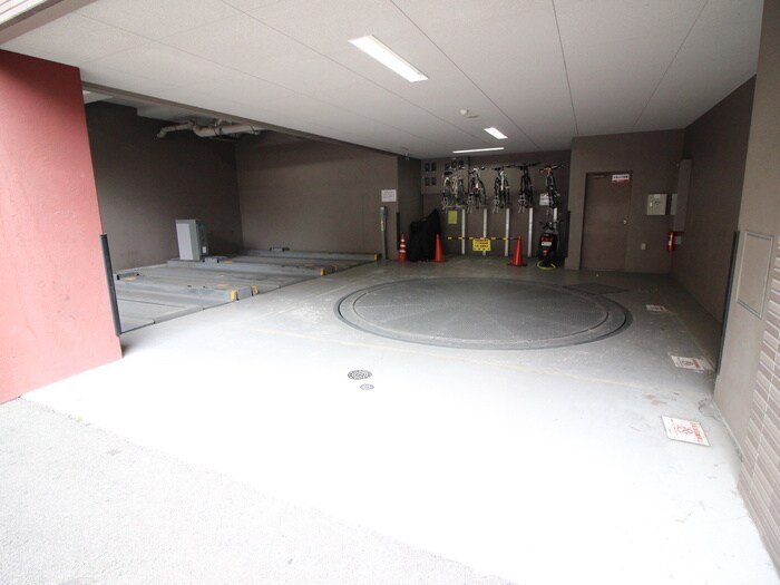 物件外観写真6　(駐車場)