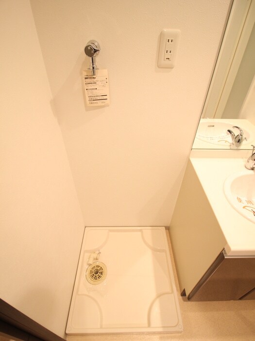 物件内観写真10　(洗濯機置場)