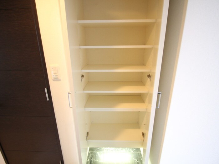 物件内観写真17　(靴箱)