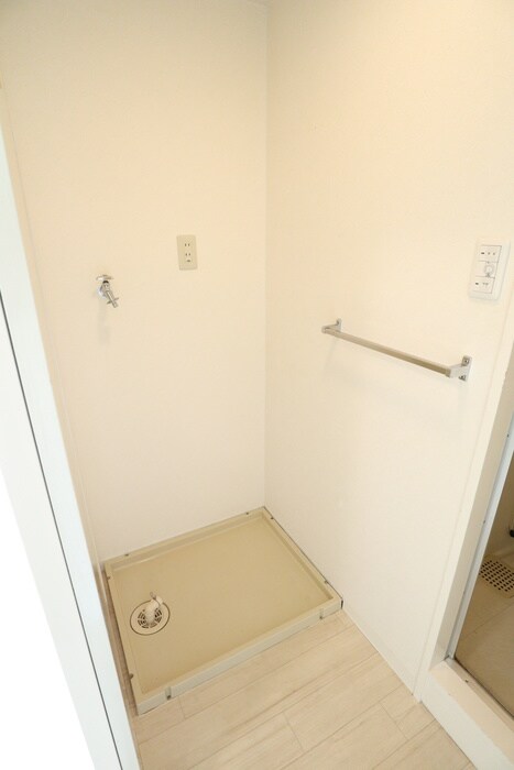 物件内観写真14　(洗濯機置場)