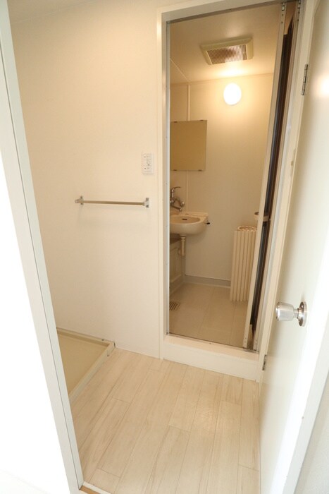 物件内観写真19　(洗濯機置場)