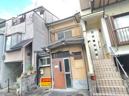 山科区御陵血洗町貸家外観写真