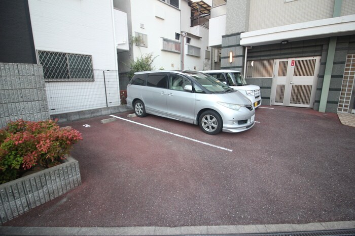 物件外観写真5　(駐車場)