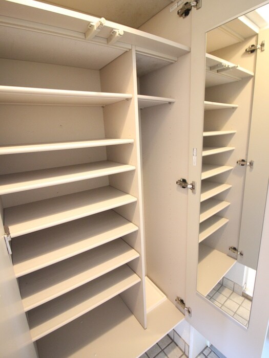 物件内観写真3　(靴箱)