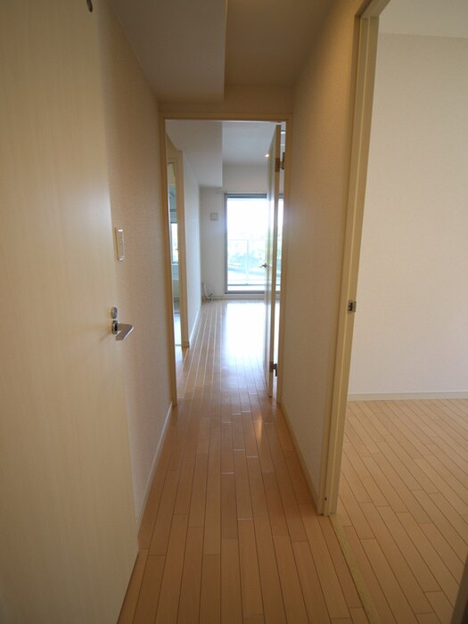 物件内観写真4　(廊下)