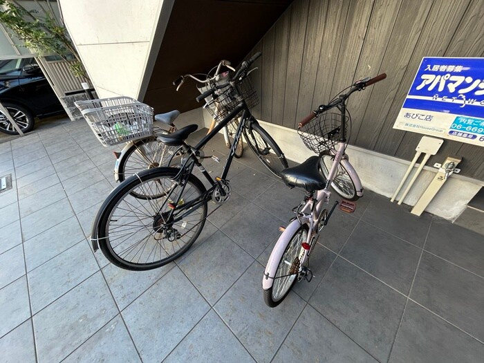 物件外観写真4　(駐輪場)