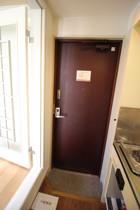 物件内観写真7　(玄関)