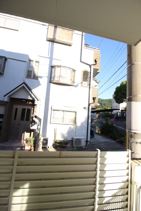 物件内観写真17　(室内からの展望)