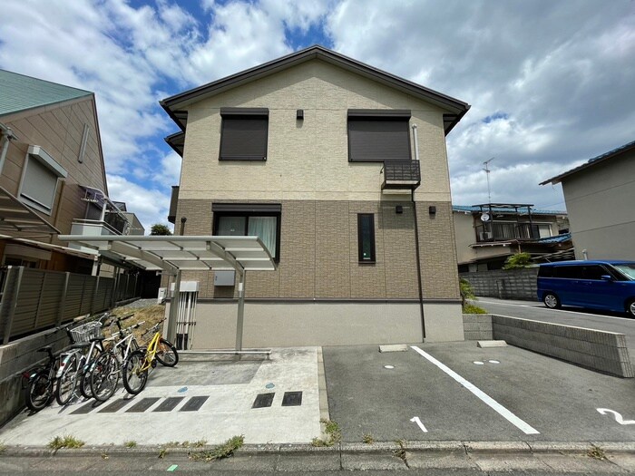 物件外観写真3　(駐輪場)