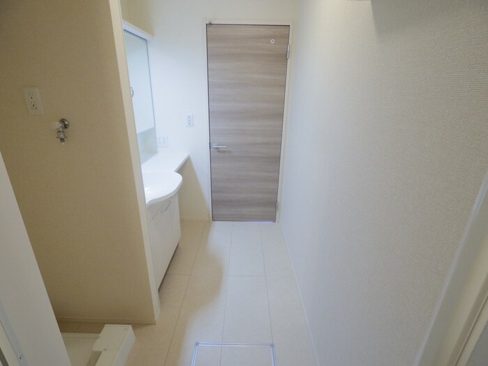 物件内観写真15　(洗濯機置場)