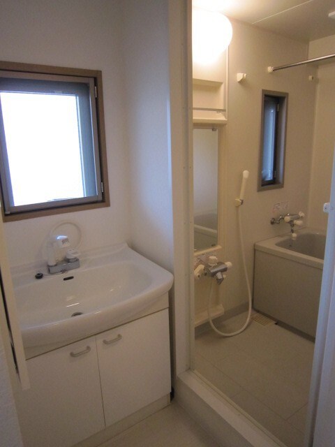 物件内観写真8　(洗面)