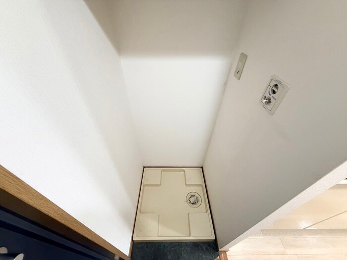 物件内観写真11　(洗濯機置場)