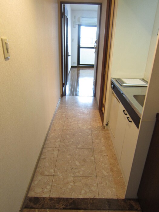 物件内観写真15　(玄関)