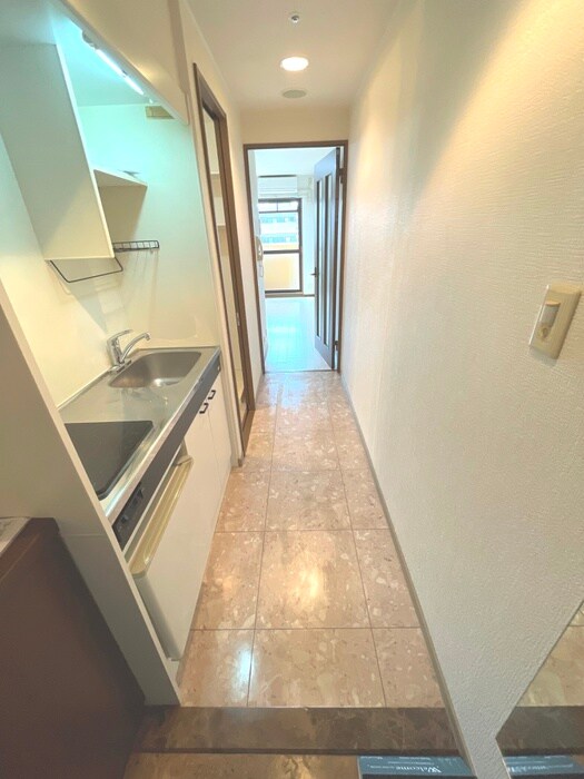 物件内観写真16　(廊下)