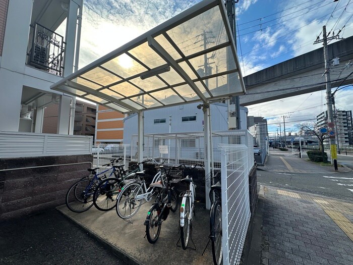 物件外観写真5　(駐輪場)